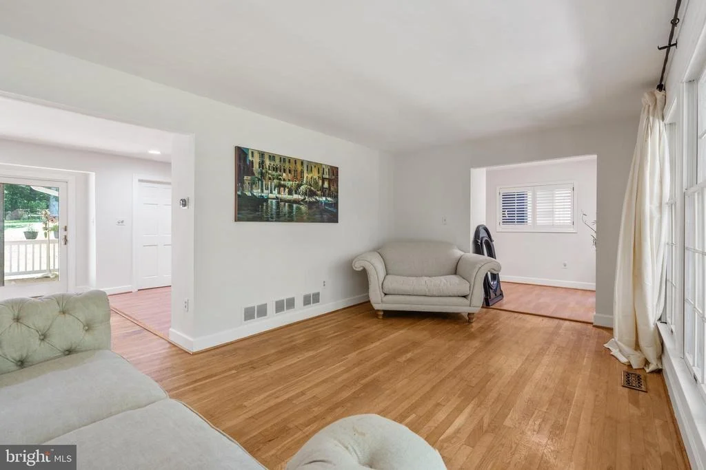 Photo of 10418 ADEL ROAD