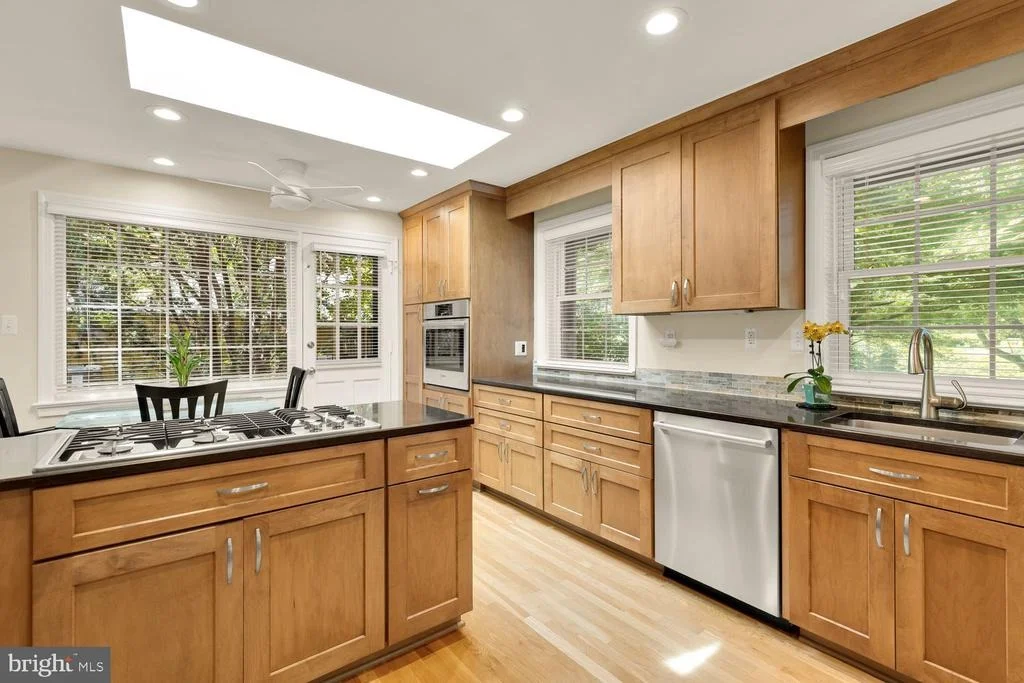 Photo of 5810 OVERLEA ROAD