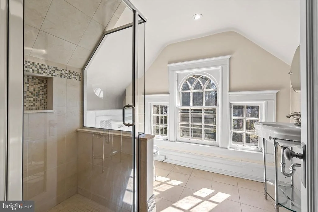 Photo of 225 HAWTHORNE ROAD