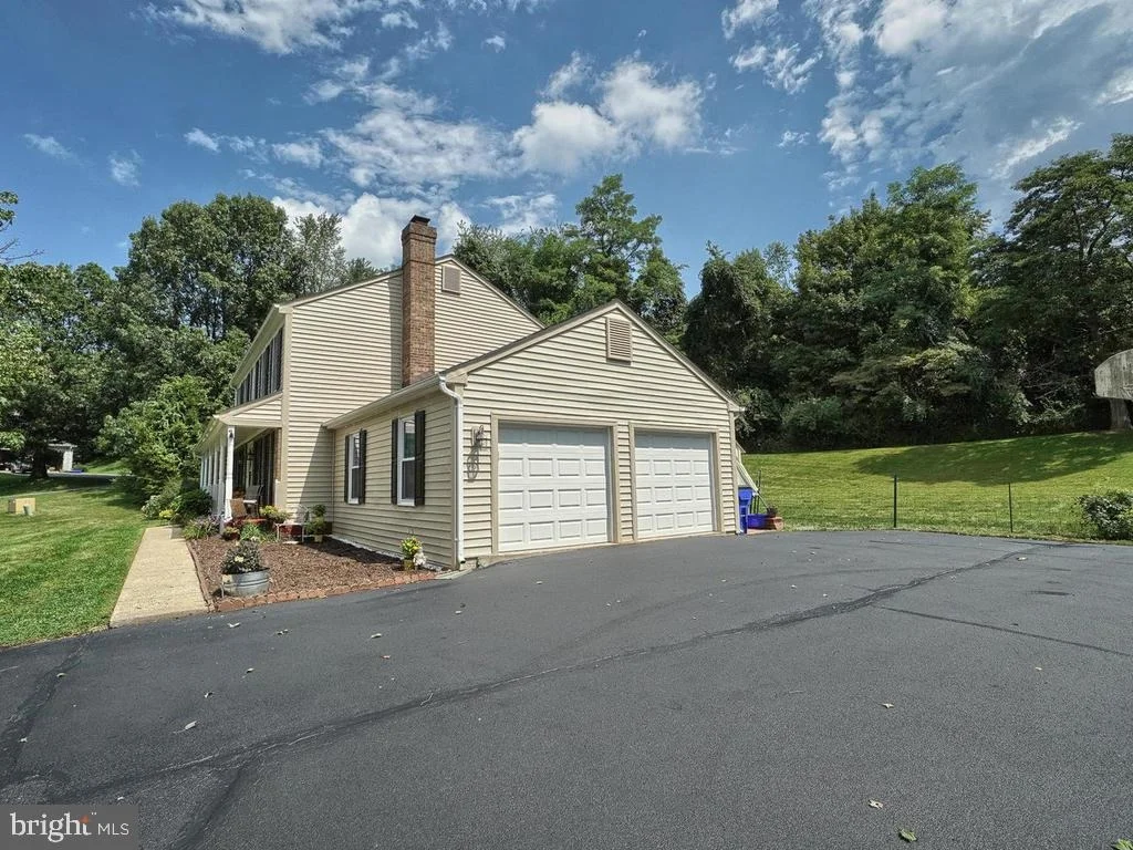 Photo of 4626 FELDSPAR ROAD
