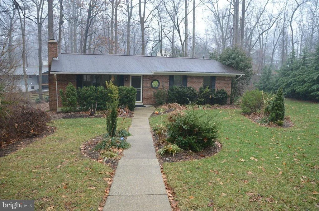 Photo of 9917 JONATHAN DRIVE