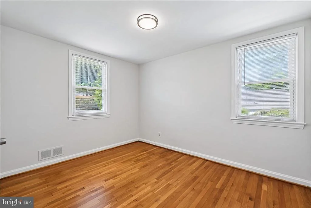 Photo of 2811 SCHOOL STREET