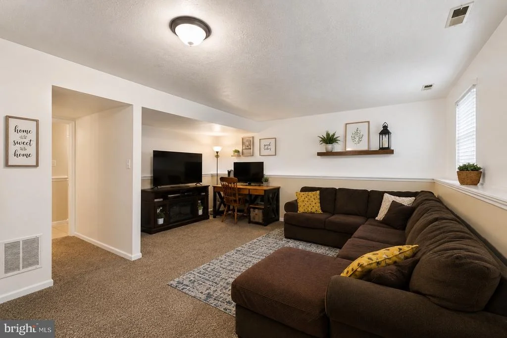 Photo of 903 HARVEY LANE