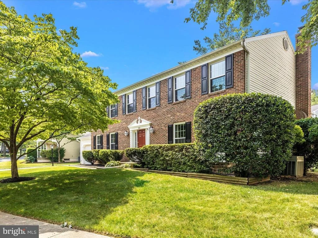 Photo of 112 BOOKHAM LANE