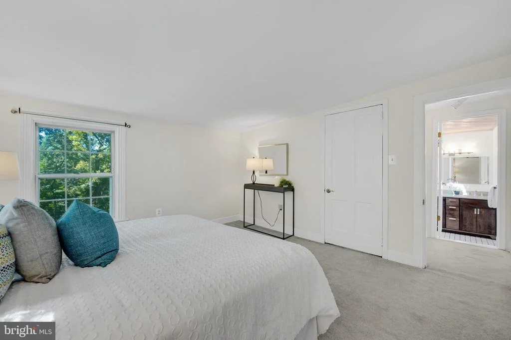 Photo of 2418 FOREST GLEN ROAD