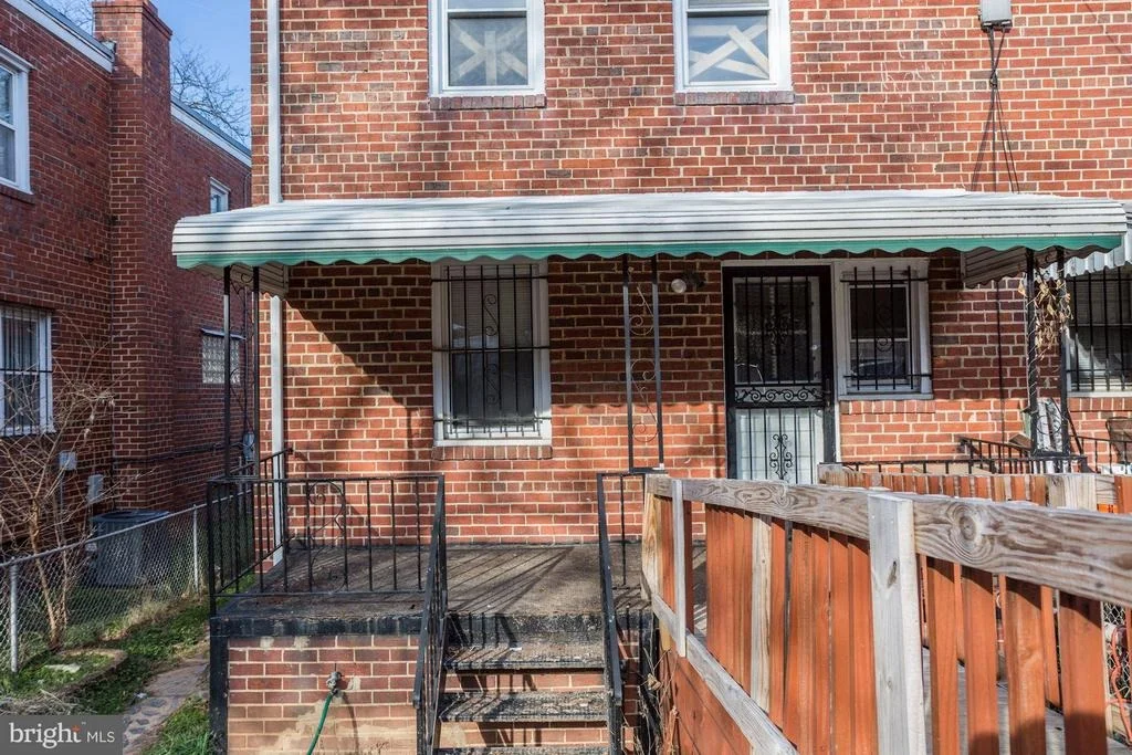 Photo of 4041 CLAY PLACE NE