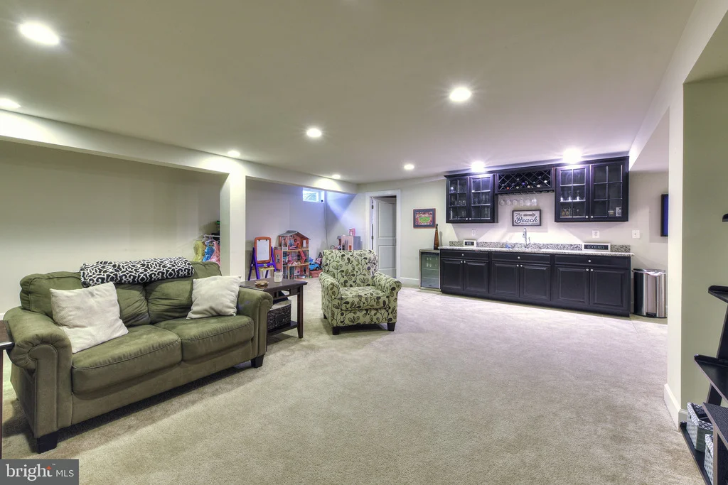 Photo of 33512 AUBURN DRIVE