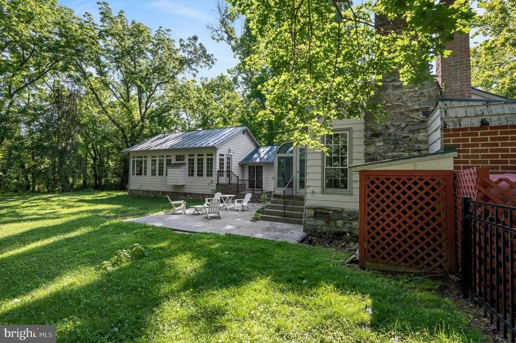 Photo of 6517 KABLETOWN ROAD
