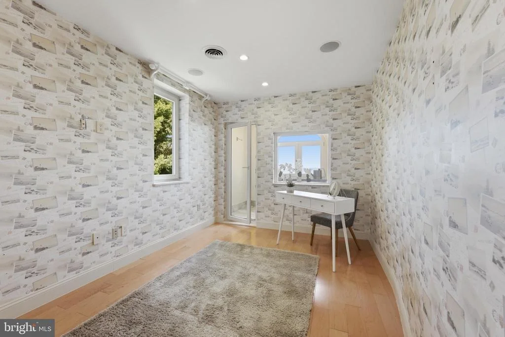 Photo of 2292 LAKE DRIVE