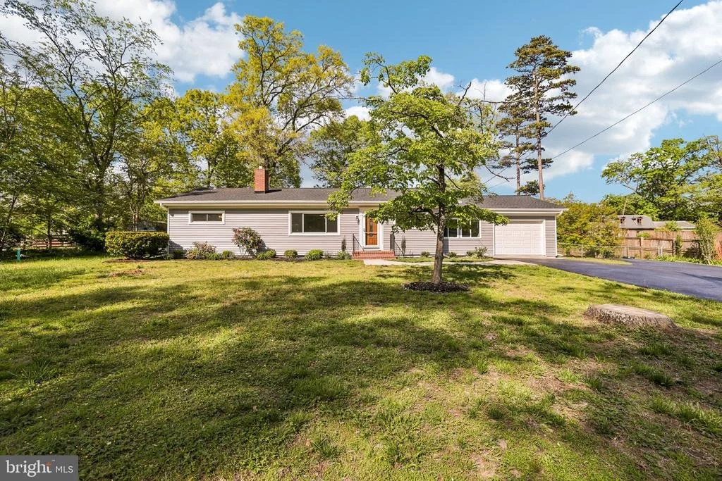 Photo of 816 MEADOW ROAD
