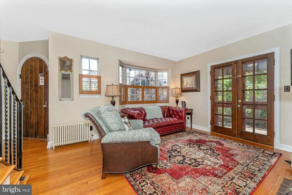 Photo of 402 W 2ND STREET