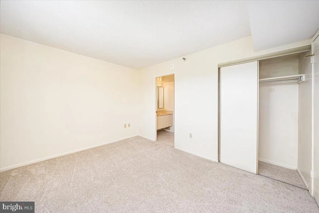 Photo of Unit 1807 at 15101 INTERLACHEN DRIVE