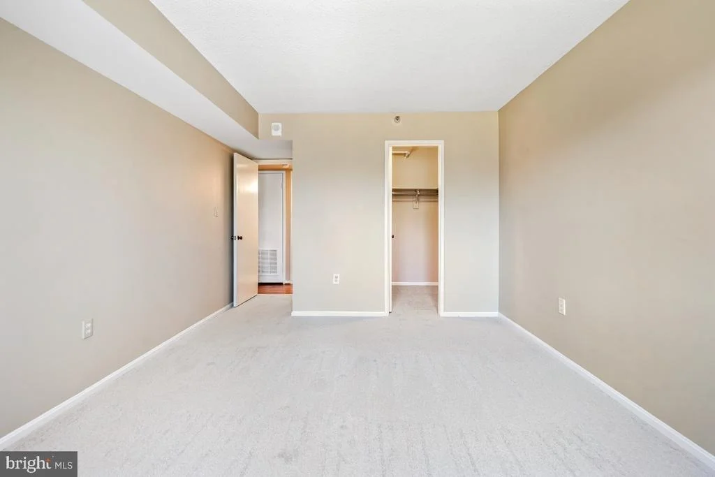 Photo of Unit 2716 at 15107 INTERLACHEN DRIVE