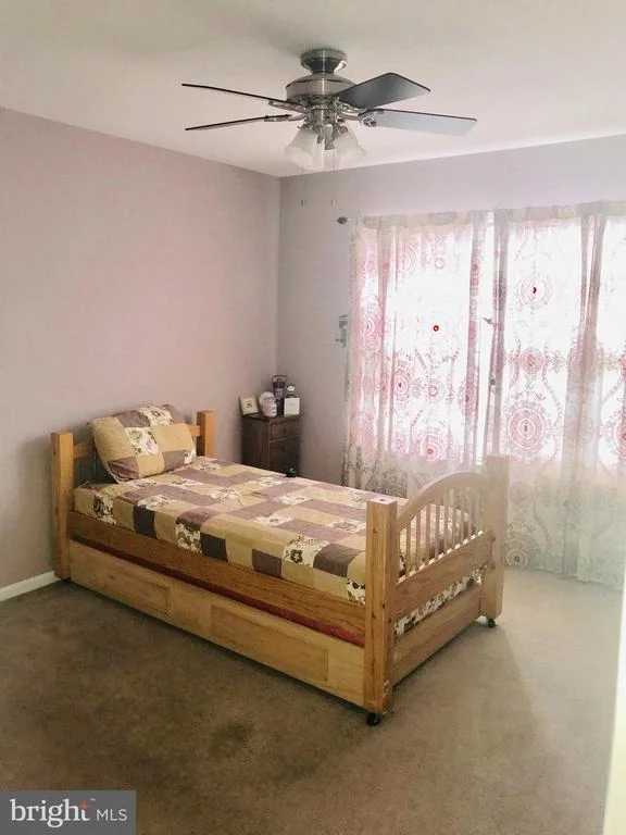 Photo of 668 WARREN DRIVE