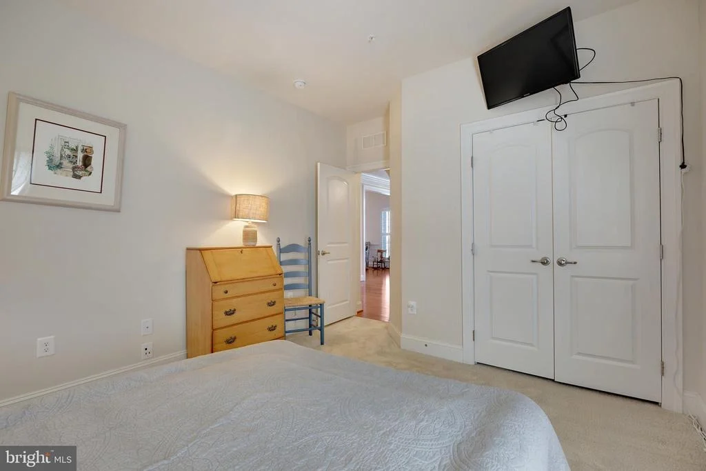 Photo of 2926 LEVEE DRIVE