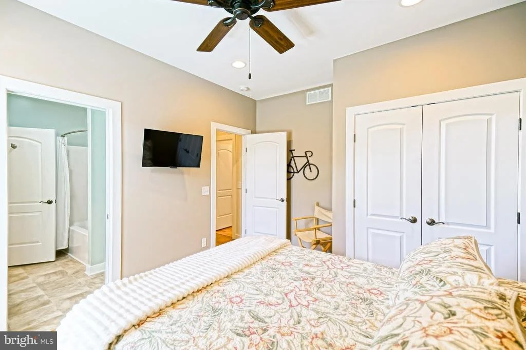 Photo of 35494 RED TAIL ROAD