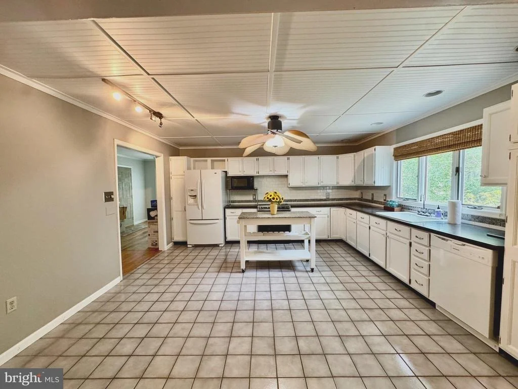 Photo of 23735 WOODS DRIVE