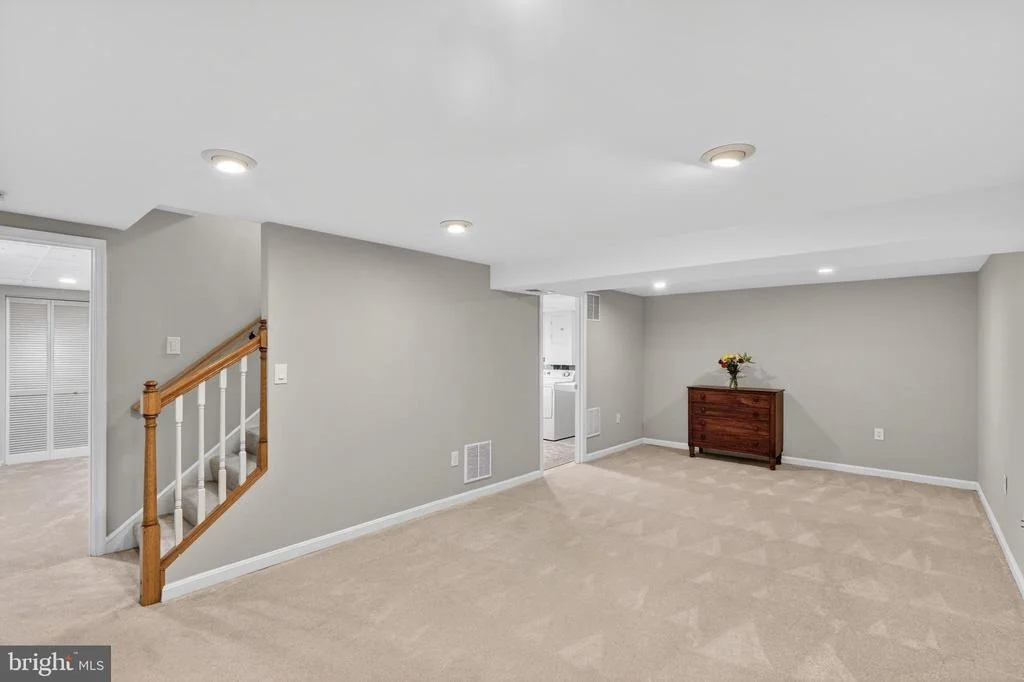 Photo of 6710 SYDENSTRICKER ROAD