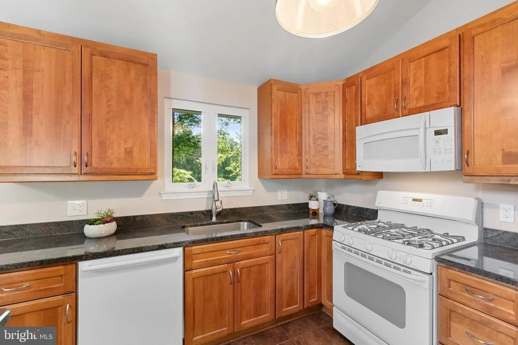 Photo of 5505 EASTBOURNE DRIVE