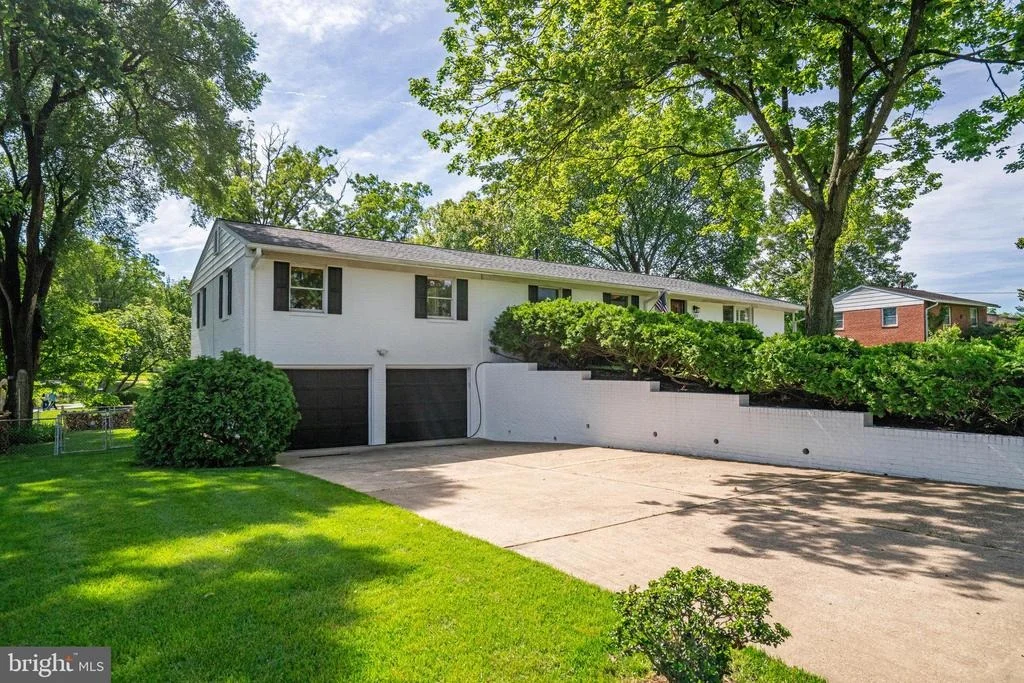 Photo of 5101 AMPTHILL DRIVE