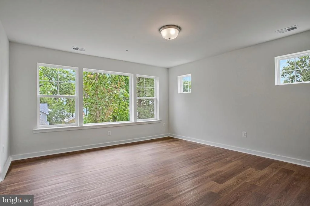 Photo of 721 NOLLMEYER ROAD
