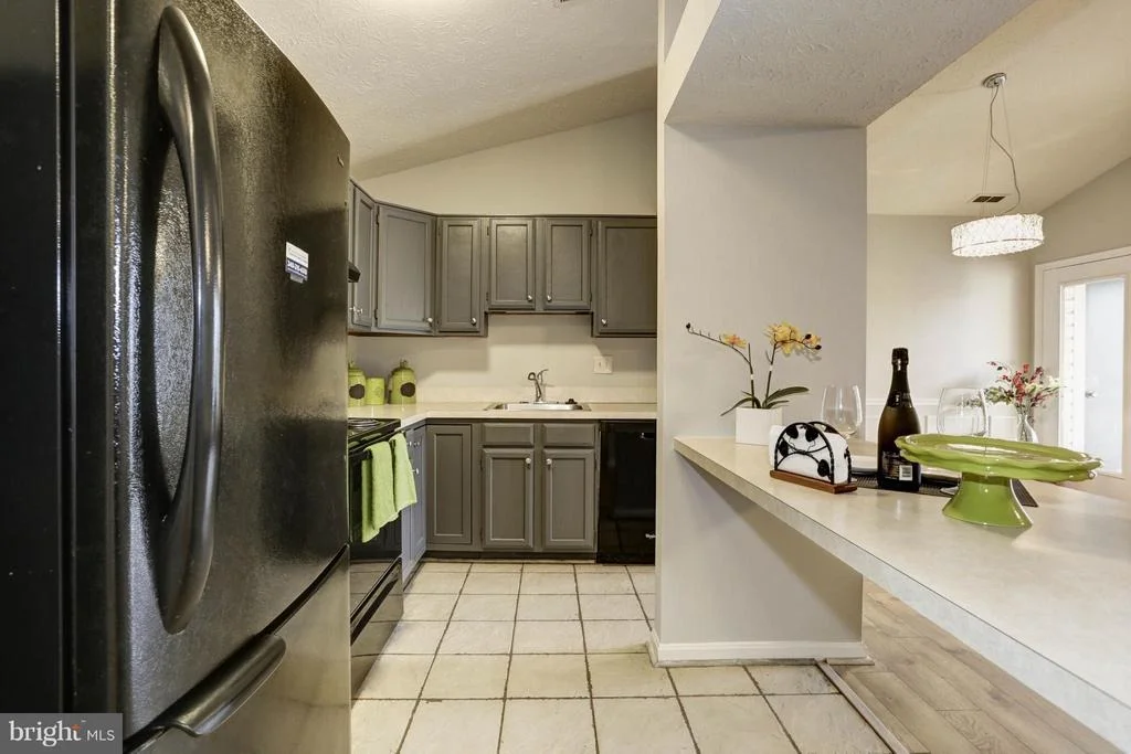 Photo of Unit 2B at 2110 WHITE HALL ROAD