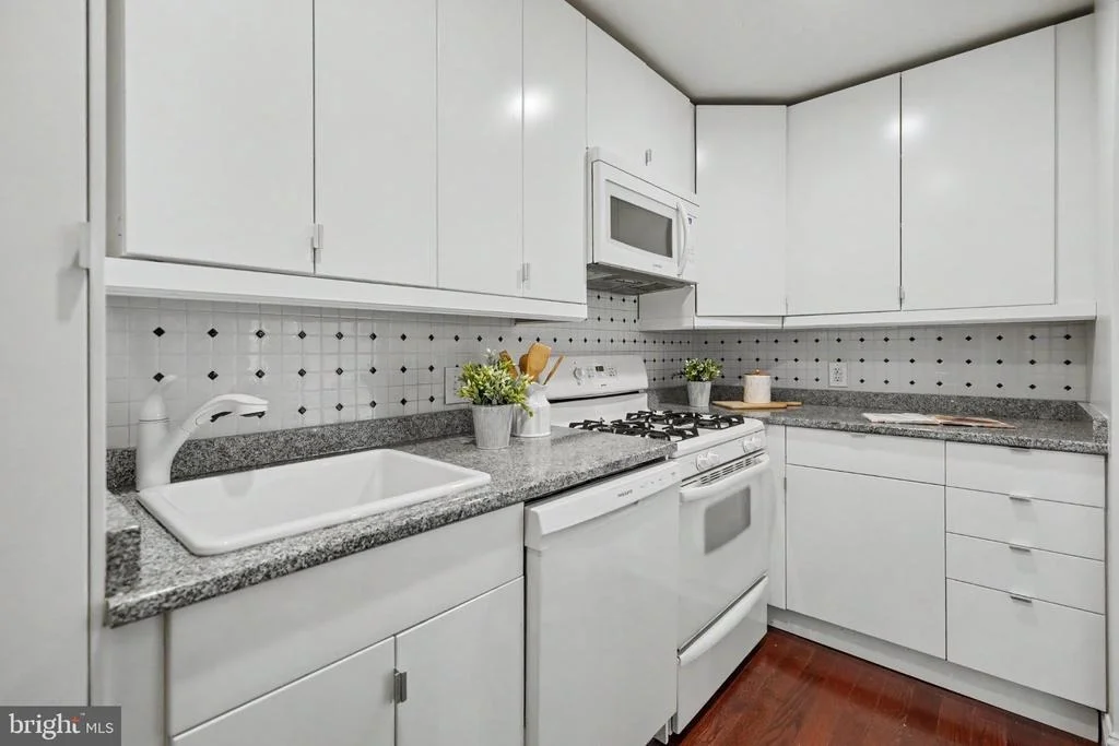 Photo of Unit 310 at 2710 MACOMB STREET NW