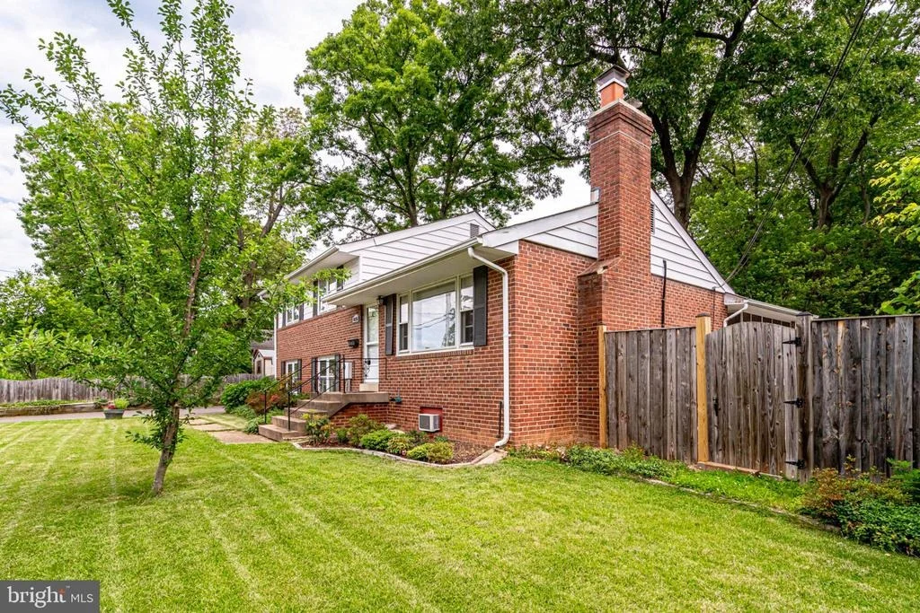 Photo of 4235 SIDEBURN ROAD