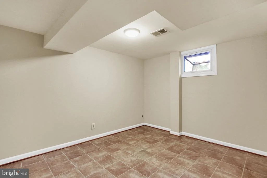 Photo of 2506 CRESTVIEW DRIVE