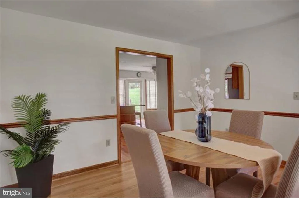 Photo of 8001 MAPLEVILLE ROAD
