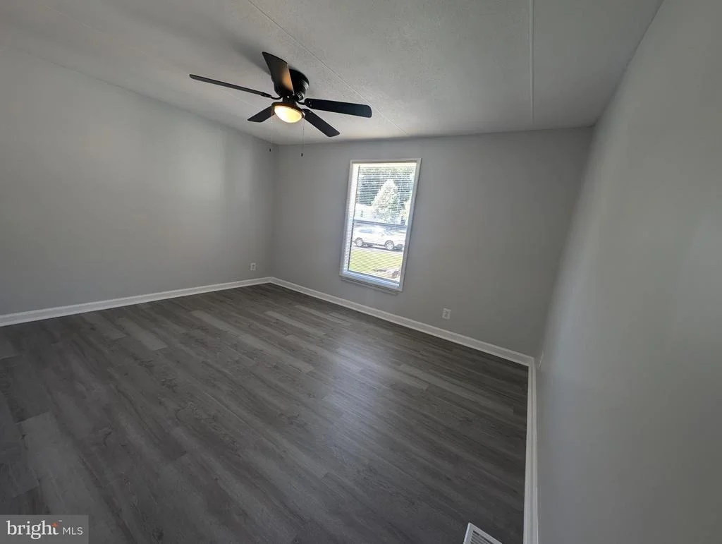 Photo of 213 POCLAIN RD