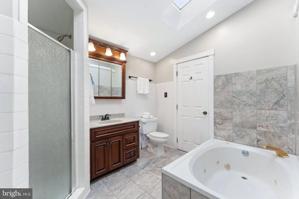 Photo of 18499 AUBURN ROAD