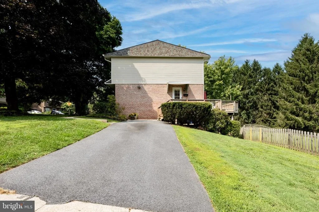 Photo of 2400 SUGARCONE ROAD