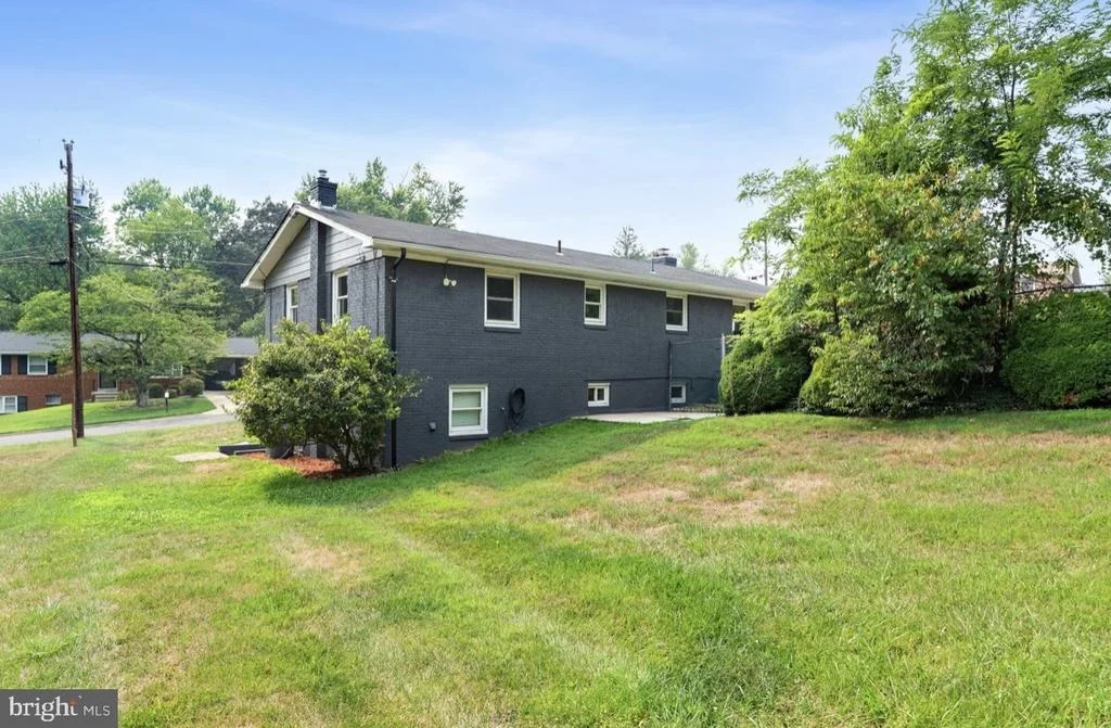 Photo of 6502 SUMMERHILL ROAD