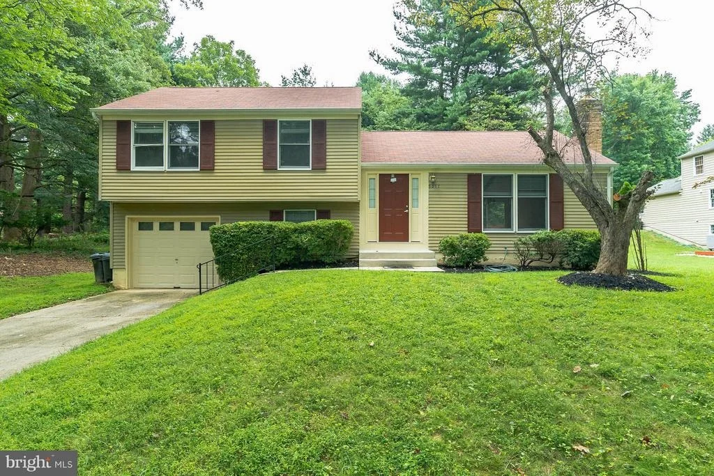 Photo of 6017 RIVER MEADOWS DRIVE