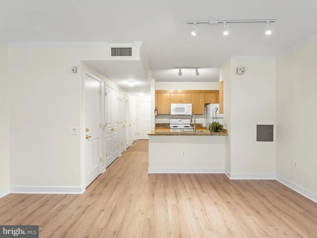 Photo of Unit 407 at 616 E STREET NW