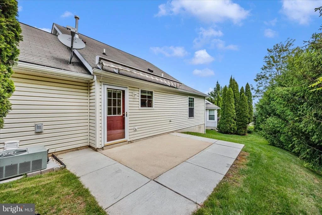 Photo of 1007 PARADE LANE