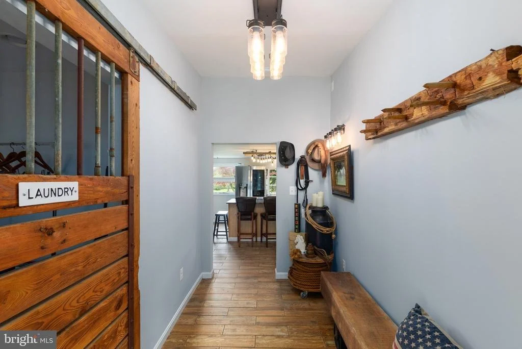 Photo of 2310 PUTNAM ROAD