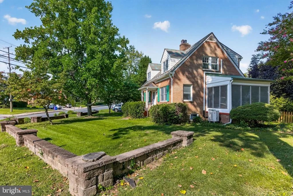 Photo of 9802 FOREST GROVE DRIVE