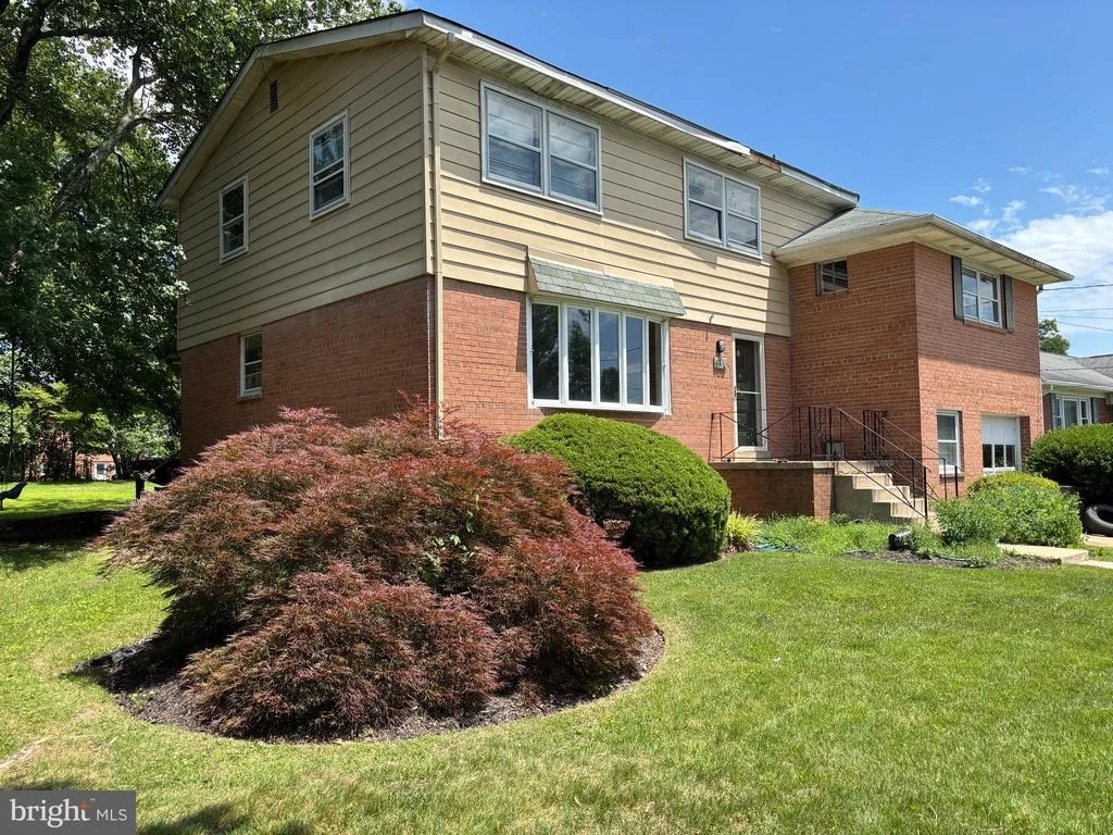 Photo of 906 VENICE DRIVE