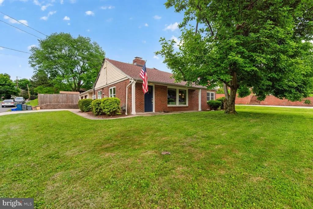 Photo of 10123 CAPITOL VIEW AVENUE