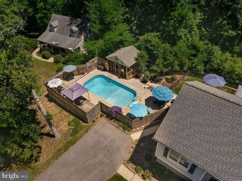 Photo of 9017 MEGAN CIRCLE