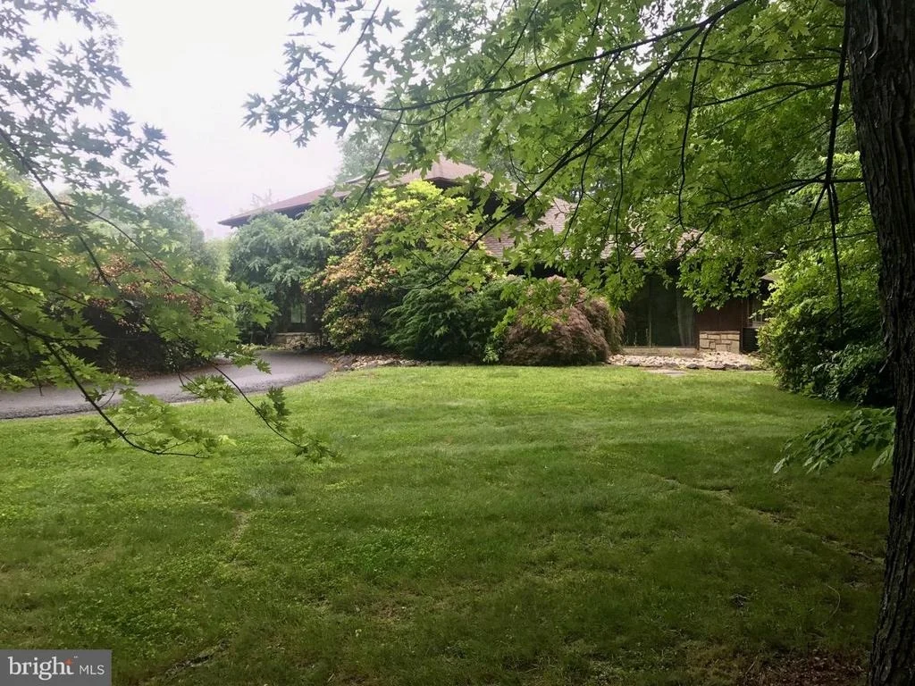 Photo of 11208 GEORGETOWN PIKE