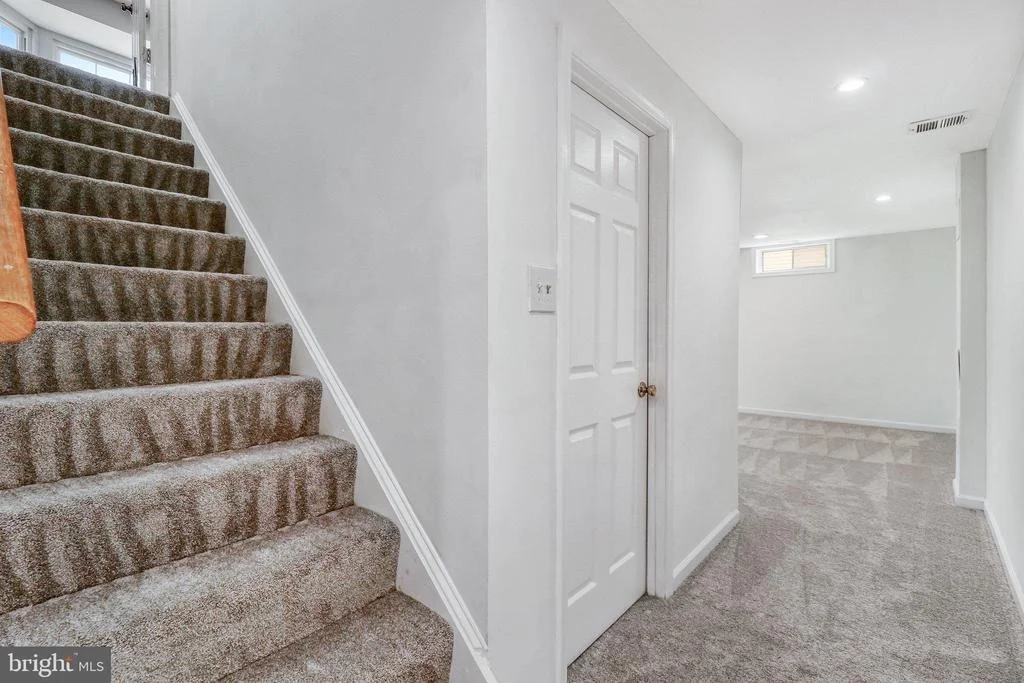Photo of 1433 VALEBROOK LANE