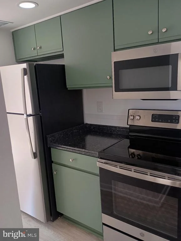 Photo of Unit 2 at 1 COMPASS CIRCLE