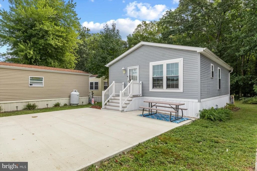 Photo of 192 TIMBERLINE CIRCLE