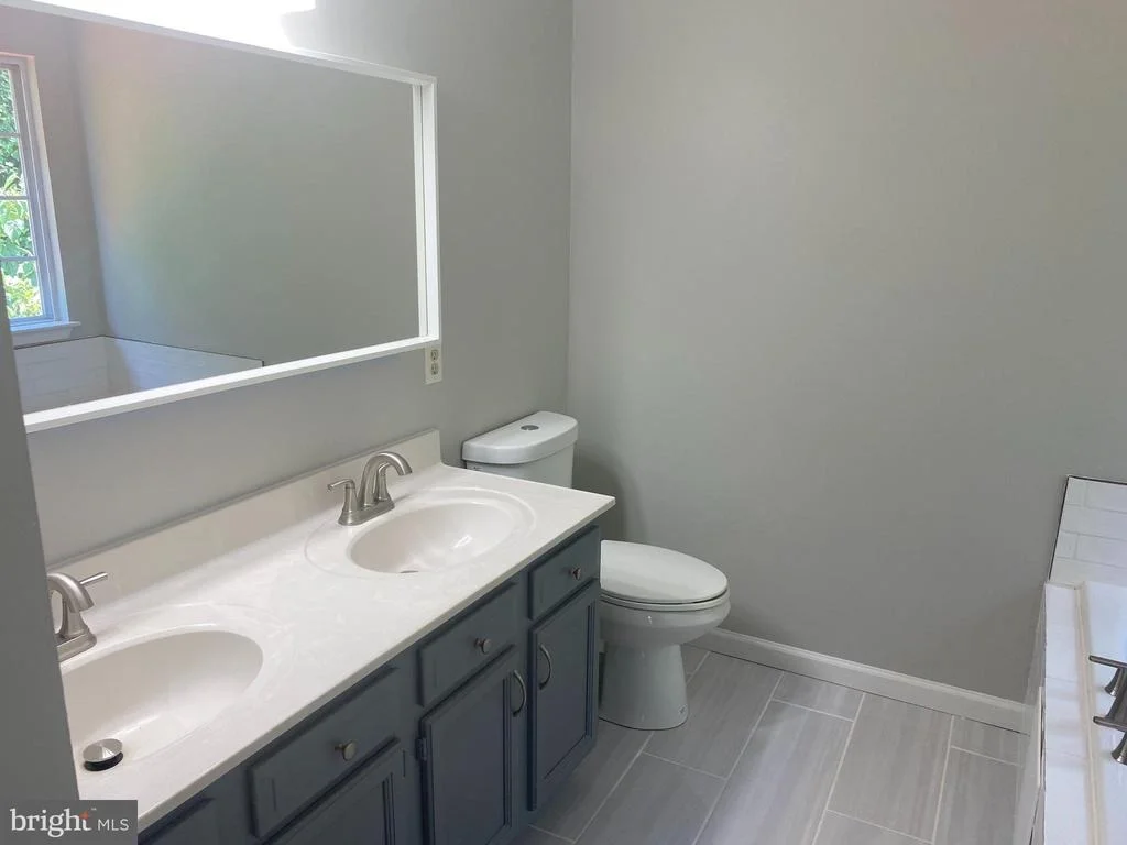 Photo of 5442 SIR DOUGLAS DRIVE