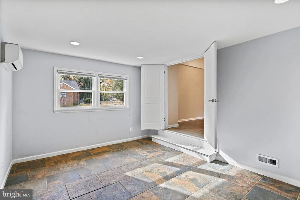 Photo of 2847 CARROLLTON ROAD