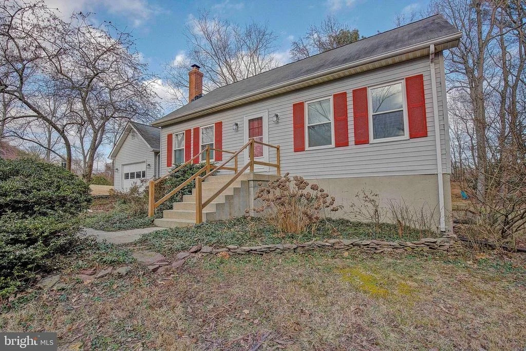 Photo of 9150 MACKALL ROAD