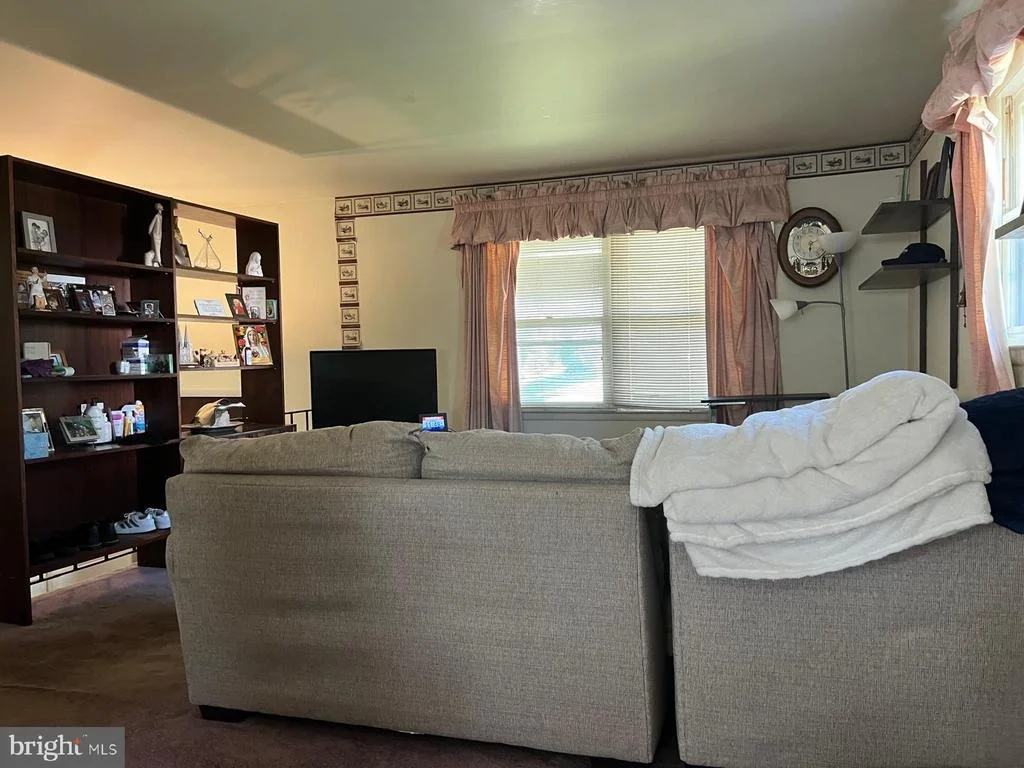 Photo of 2505 JONATHAN ROAD